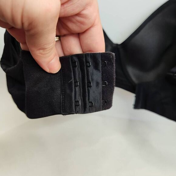 Wacoal Women's Flawless Comfort Contour Bra Style 853326 Black Size 38DDD Wired - Picture 8 of 10